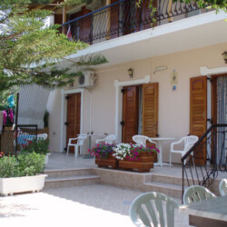 villa-xenos-studios-apartments-kalamaki-zakynthos-island-greece